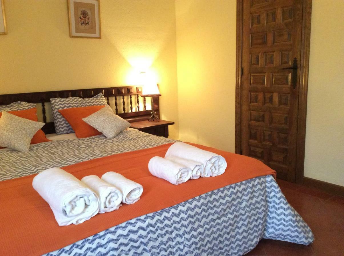 Casa Lola Bed & Breakfast Pelegrina Екстериор снимка